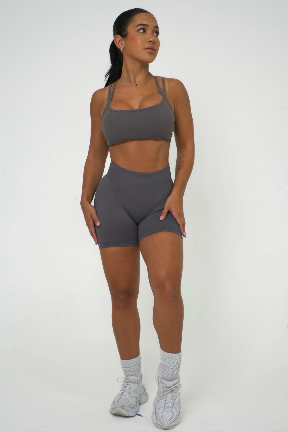 SEAMLESS SHORTS - STEEL